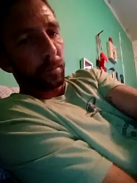 Snapshot of Treemandude chatting on June 9, 6:25 am Treemandude online show from June 9, 6:25 am
