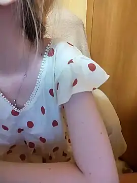 Snapshot of Elza_kom chatting on January 19, 9:11 am Elza kom online show from January 19, 9:11 am