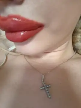 Snapshot of Elza_kom chatting on March 9, 2:21 pm Elza kom online show from March 9, 2:21 pm