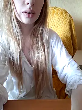 Snapshot of Elza_kom chatting on September 10, 6:24 am Elza kom online show from September 10, 6:24 am