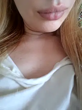 Snapshot of Elza_kom chatting on September 14, 5:50 am Elza kom online show from September 14, 5:50 am