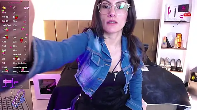 Rapunzeell  online show from March 17, 1:39 pm