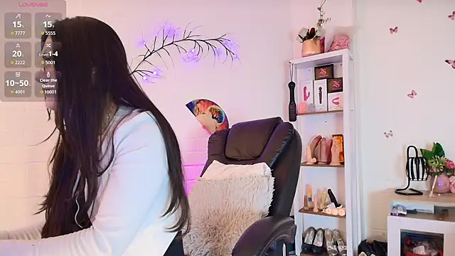 Rapunzeell  online show from September 27, 1:16 pm