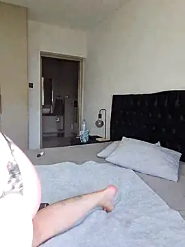 Snapshot of Laurahorney_xo chatting on March 8, 1:03 pm Laurahorney xo online show from March 8, 1:03 pm