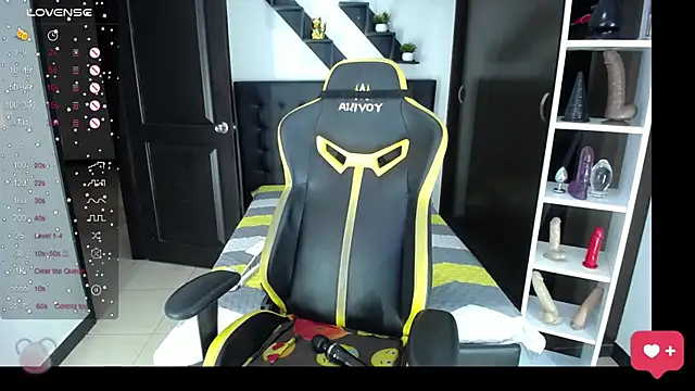 kendalladam online show from September 25, 8:23 pm