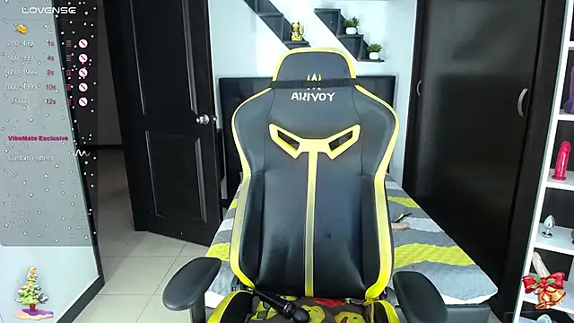 kendalladam online show from December 5, 8:27 pm