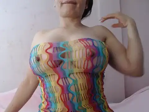 Snapshot of Janna099 chatting on December 16, 11:07 pm Janna099 online show from December 16, 11:07 pm