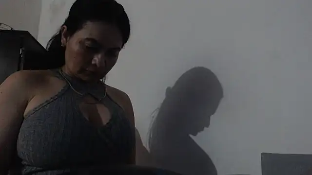 Snapshot of Janna099 chatting on November 10, 1:15 am Janna099 online show from November 10, 1:15 am