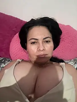 Snapshot of Janna099 chatting on June 23, 12:58 pm Janna099 online show from June 23, 12:58 pm