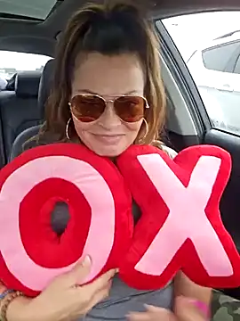 Snapshot of Erotic_and_Exotic chatting on January 30, 8:53 pm Erotic and Exotic online show from January 30, 8:53 pm