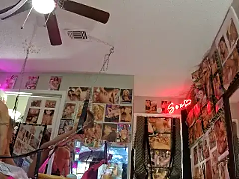 luvs2cumm69 online show from December 19, 8:55 pm