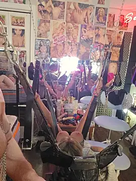 luvs2cumm69 online show from March 16, 5:55 am