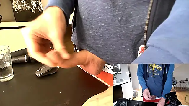 Snapshot of sperma_tributes chatting on October 28, 9:02 am sperma tributes online show from October 28, 9:02 am