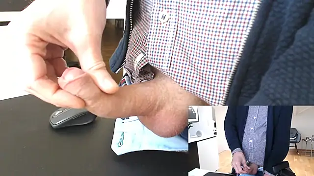 Snapshot of sperma_tributes chatting on November 21, 8:57 am sperma tributes online show from November 21, 8:57 am