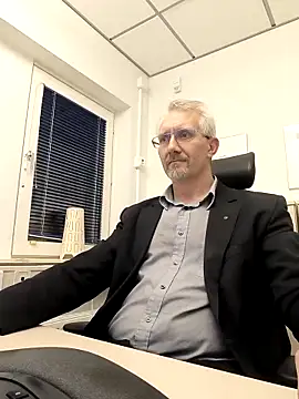 tom-swede online show from December 22, 3:53 pm