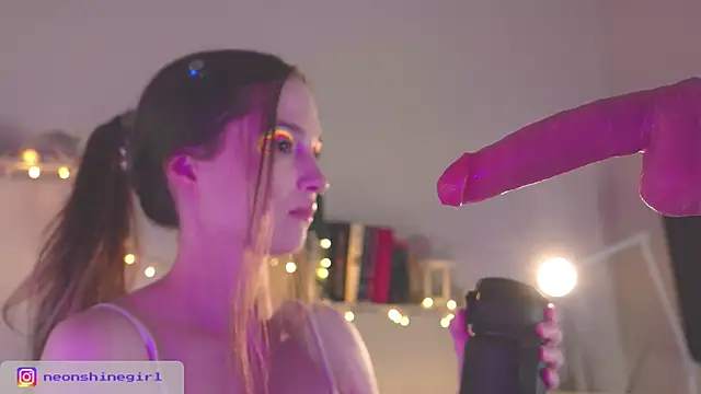 NeonShine online show from February 25, 6:45 am