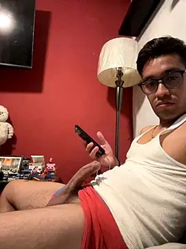 Snapshot of Magicerosxx69 chatting on November 28, 8:50 am Magicerosxx69 online show from November 28, 8:50 am