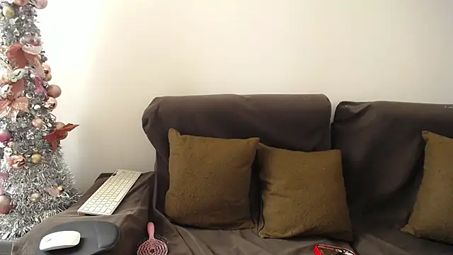 sara winehouse1 online show from January 7, 4:27 pm