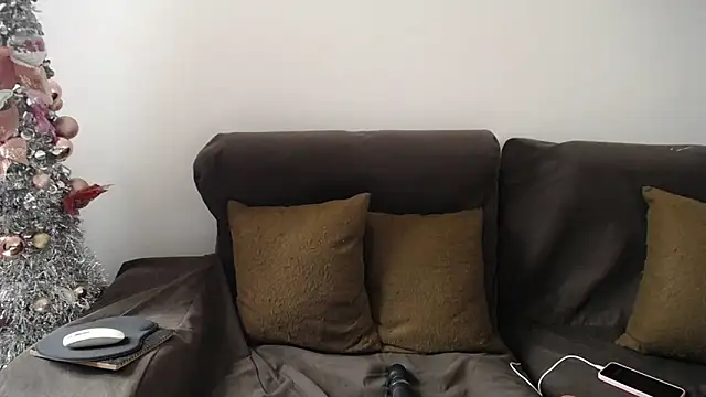 sara winehouse1 online show from January 8, 4:11 pm