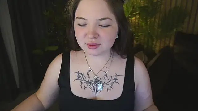 RosieMoons online show from November 24, 8:19 pm