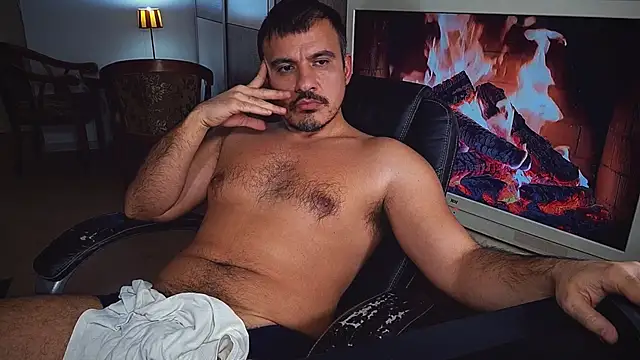 officeman7 online show from January 8, 8:07 pm