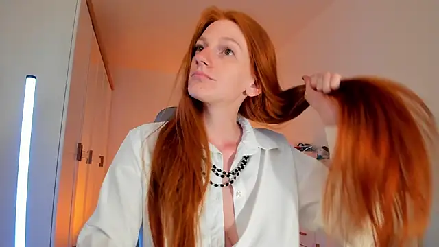 Aliceginger99 online show from July 10, 1:14 pm
