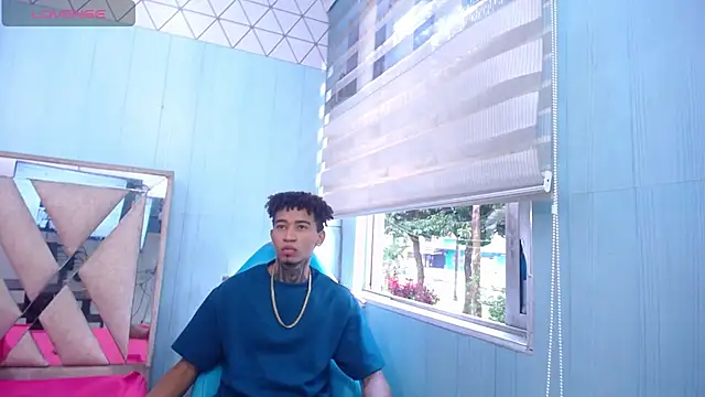 sexy blacks  online show from September 13, 12:05 pm