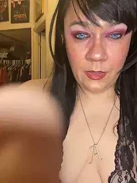 Snapshot of sexyasscougar chatting on March 8, 2:01 am sexyasscougar online show from March 8, 2:01 am