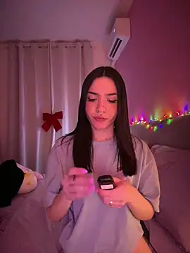 ShannonShanny online show from March 5, 8:05 pm