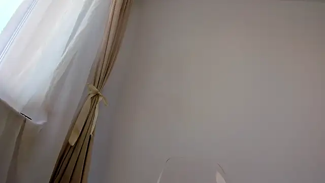angeloflovee online show from June 11, 4:43 am