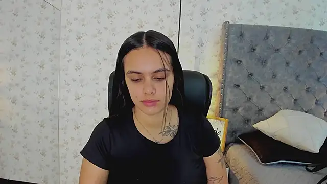 ChloeHarper  online show from July 24, 2:26 pm