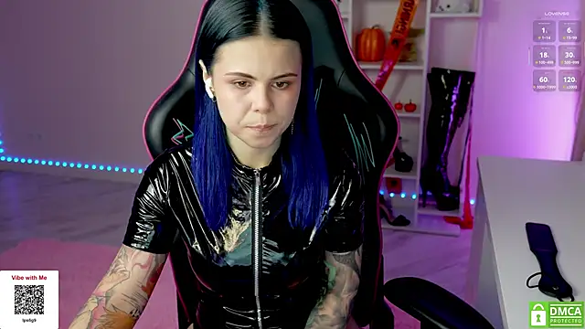 Snapshot of Latex_Kitty chatting on October 29, 3:14 pm Latex Kitty online show from October 29, 3:14 pm