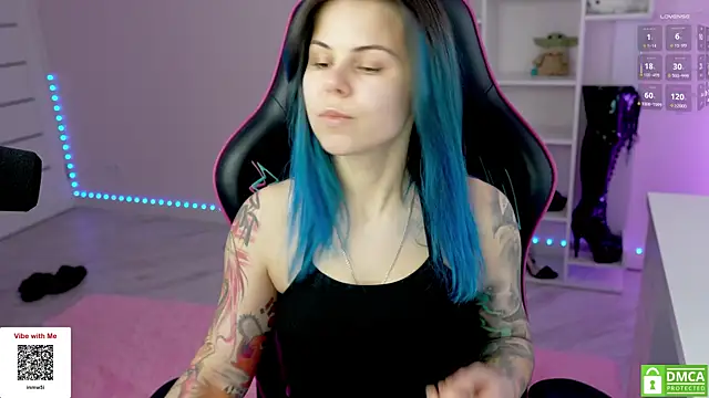 Snapshot of Latex_Kitty chatting on November 18, 11:03 am Latex Kitty online show from November 18, 11:03 am