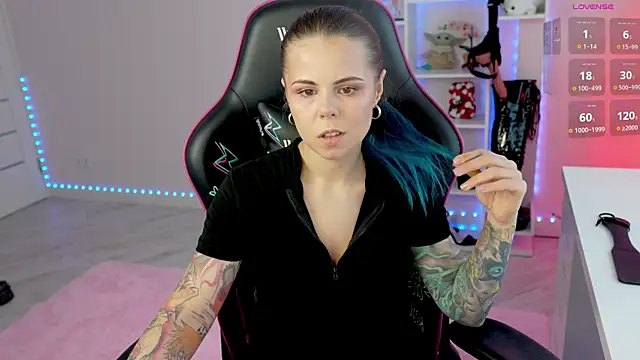 Latex Kitty online show from August 3, 12:43 pm