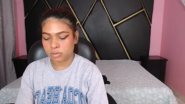 Snapshot of Naomi_Tylers chatting on January 31, 9:48 pm Naomi Tylers online show from January 31, 9:48 pm