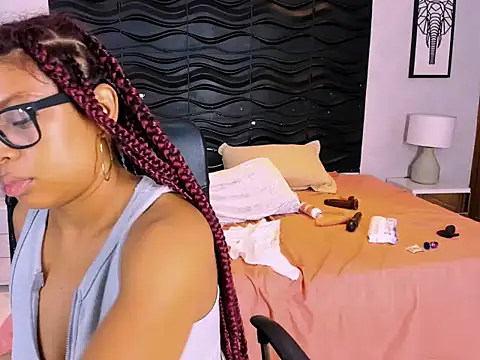 Snapshot of Naomi_Tylers chatting on October 26, 2:17 am Naomi Tylers online show from October 26, 2:17 am