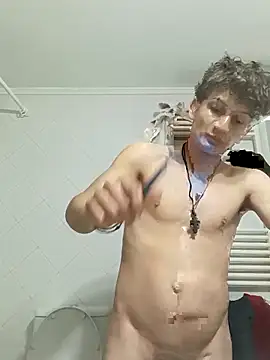 Snapshot of Tolis13 chatting on April 14, 5:41 pm Tolis13 online show from April 14, 5:41 pm