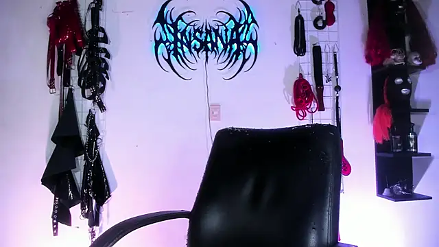 irregular fetish  online show from April 27, 11:14 pm