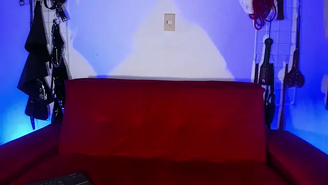 irregular fetish  online show from May 1, 10:58 pm