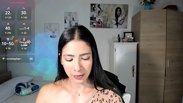 Snapshot of VeronikaOlsen chatting on October 11, 7:34 pm VeronikaOlsen online show from October 11, 7:34 pm