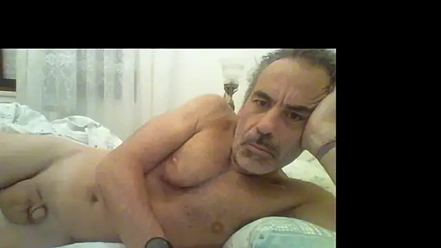 Snapshot of RichardLIS chatting on January 9, 6:17 am RichardLIS online show from January 9, 6:17 am