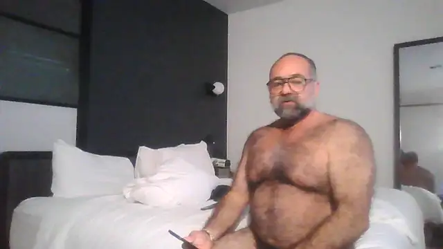 chainjulious online show from May 15, 1:01 am