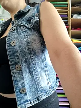 Snapshot of Mia_Novikov chatting on September 18, 7:16 pm Mia Novikov online show from September 18, 7:16 pm