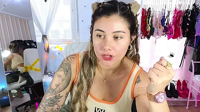 Snapshot of Tawny_cox chatting on October 22, 9:31 am Tawny cox online show from October 22, 9:31 am