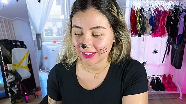 Snapshot of Tawny_cox chatting on November 1, 9:44 am Tawny cox online show from November 1, 9:44 am