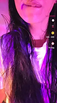 Snapshot of aloneathome chatting on May 27, 5:04 am aloneathome online show from May 27, 5:04 am