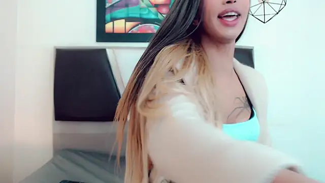 hilary rodriguez online show from March 5, 7:10 pm