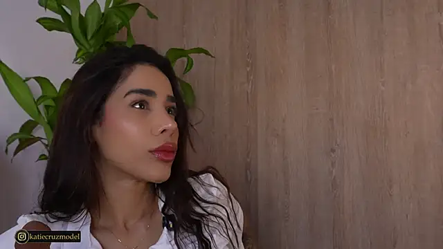 katie cruz online show from September 10, 11:10 am