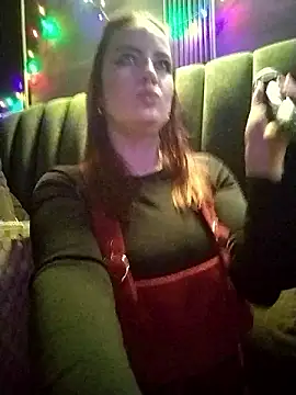 Snapshot of _miss_ella_ chatting on December 7, 6:26 pm miss ella online show from December 7, 6:26 pm