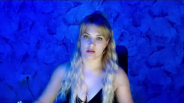 Snapshot of nika_gold1 chatting on July 10, 9:06 pm nika gold1 online show from July 10, 9:06 pm